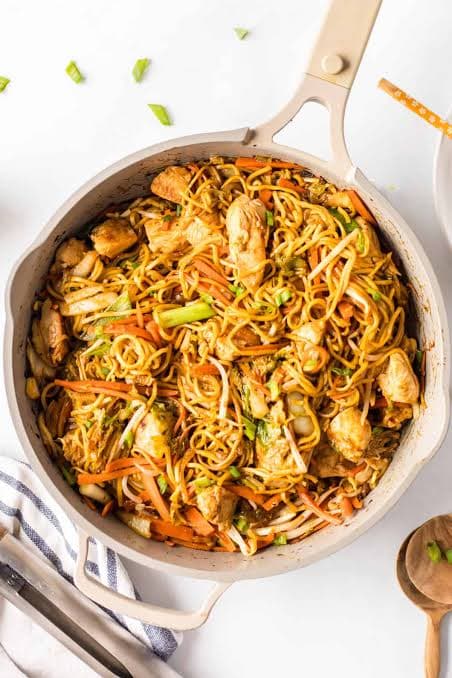 Chicken Chowmein Half Serving